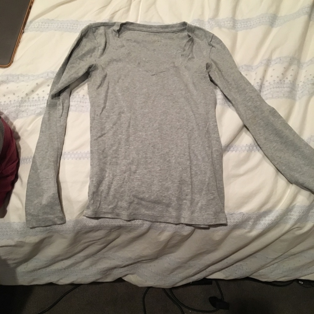 Gray Gap basic vneck